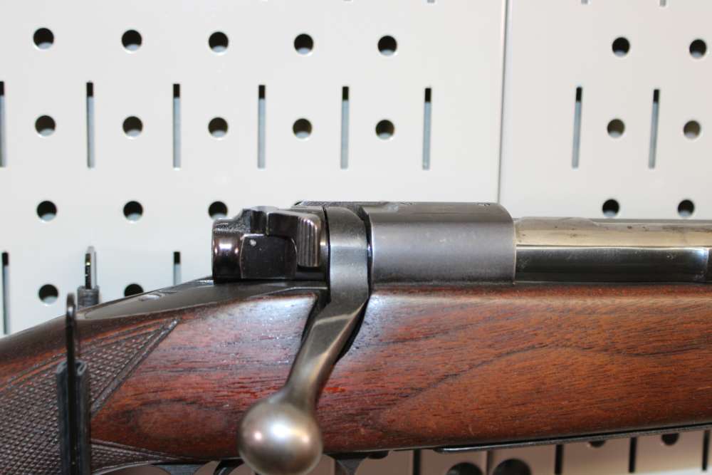 Winchester Model 70 (Pre-64) - 220 Swift - 1951 - Completely Original-img-11