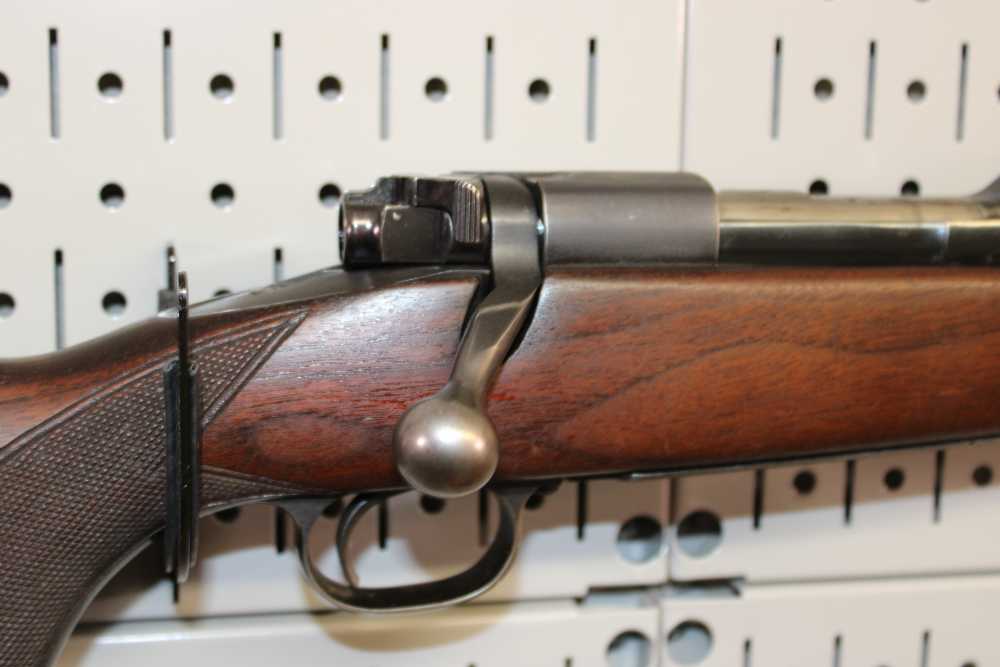 Winchester Model 70 (Pre-64) - 220 Swift - 1951 - Completely Original-img-10
