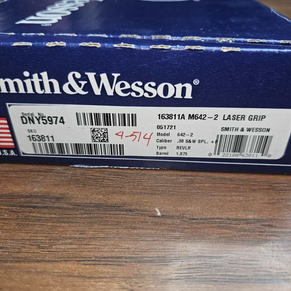 Smith & Wesson M642-2 38 Special+P Crimson Trace Laser Grips 5 Shot Revolve-img-20
