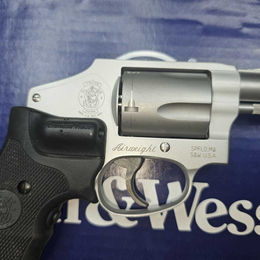 Smith & Wesson M642-2 38 Special+P Crimson Trace Laser Grips 5 Shot Revolve-img-5