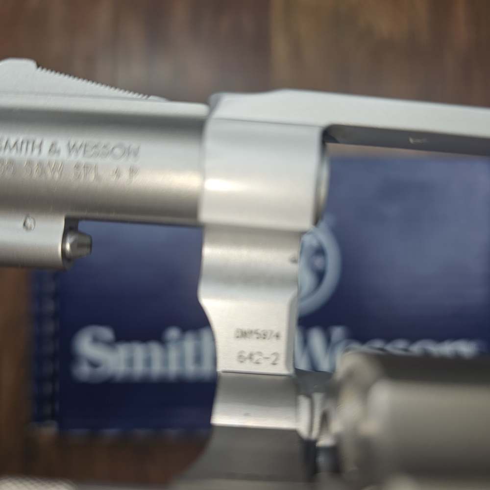Smith & Wesson M642-2 38 Special+P Crimson Trace Laser Grips 5 Shot Revolve-img-19