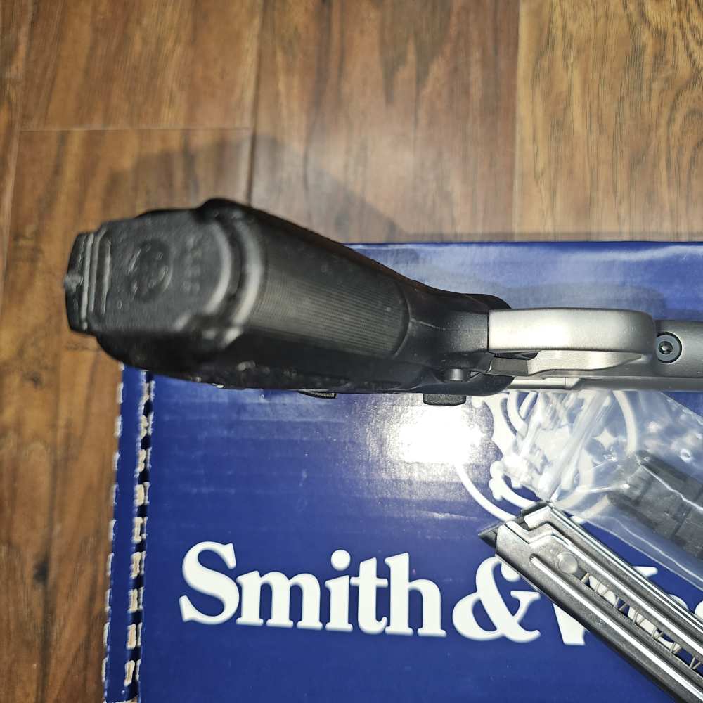 Smith & Wesson SW22 Victory 5" Matte Stainless 108490-img-12