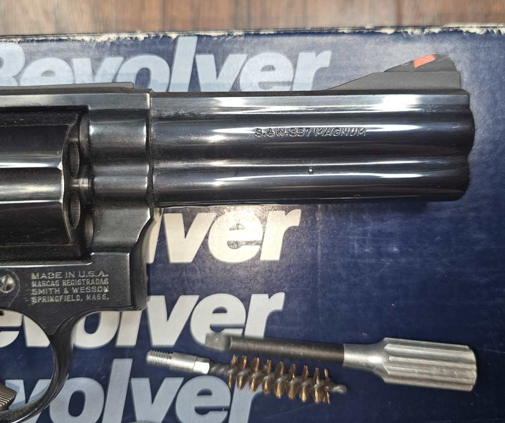 Smith & Wesson 586 No Dash Vintage 1983 357 Mag 38 Special 4"  S & W 586-img-4
