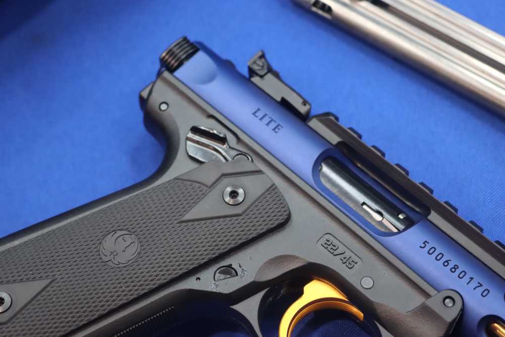 Ruger MARK IV 22/45 LITE Pistol MKIV Exclusive BLUE 4.4" GOLD TB 22LR 43932-img-10