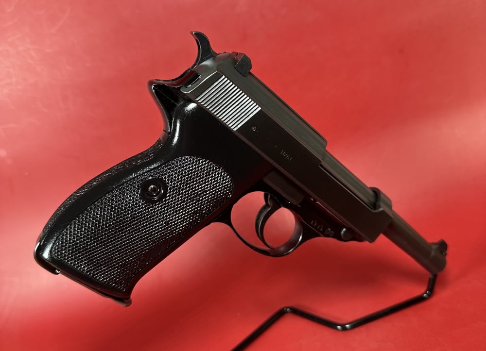 Walther P38 West German Military 9mm. 2 mags. Excellent condition-img-1