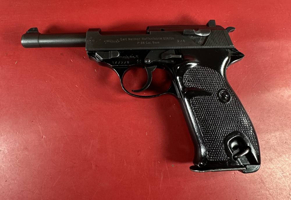 Walther P38 West German Military 9mm. 2 mags. Excellent condition-img-10