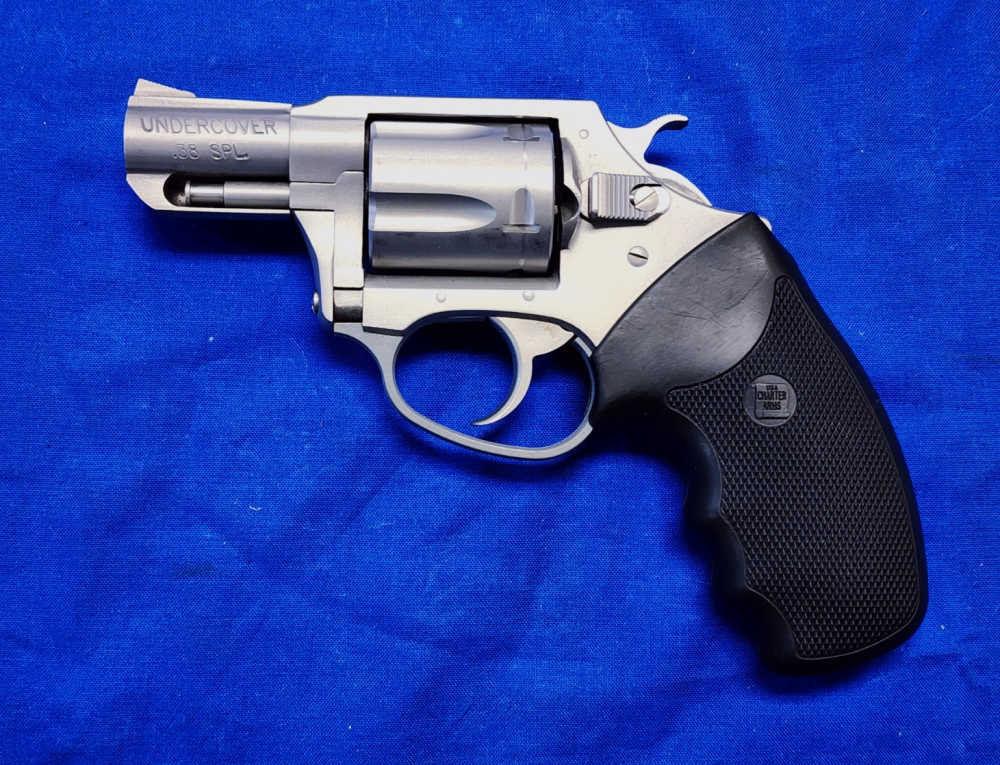 CHARTER ARMS UNDERCOVER .38 SPL 2" STAINLESS 5-SHOT - EXCELLENT-img-1