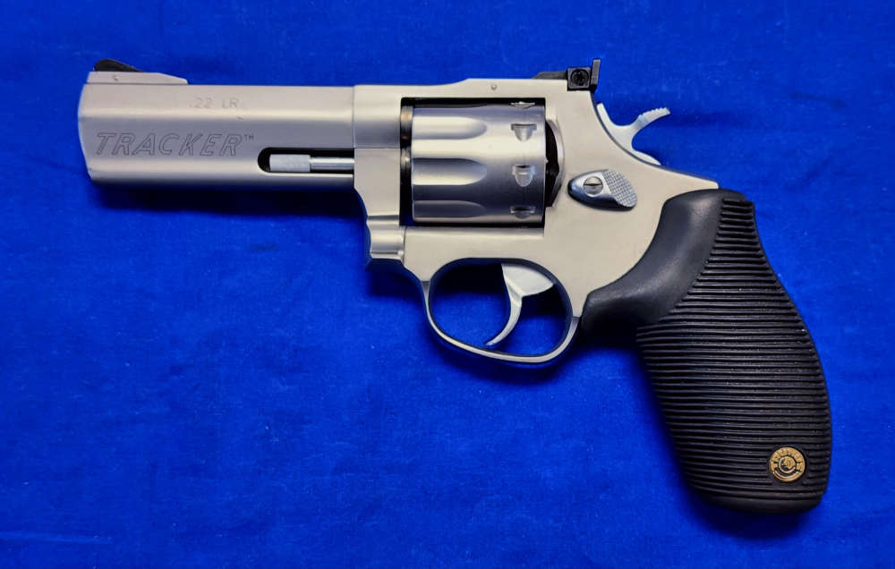 TAURUS TRACKER 9-SHOT DA/SA REVOLVER .22LR 4" STAINLESS - EXCELLENT-img-1