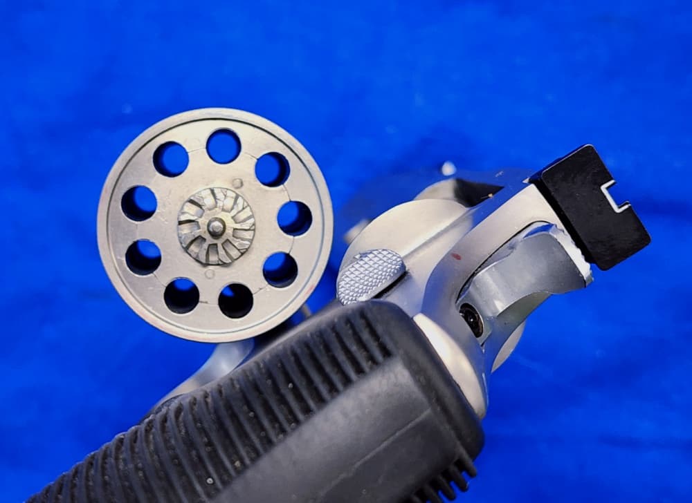 TAURUS TRACKER 9-SHOT DA/SA REVOLVER .22LR 4" STAINLESS - EXCELLENT-img-5