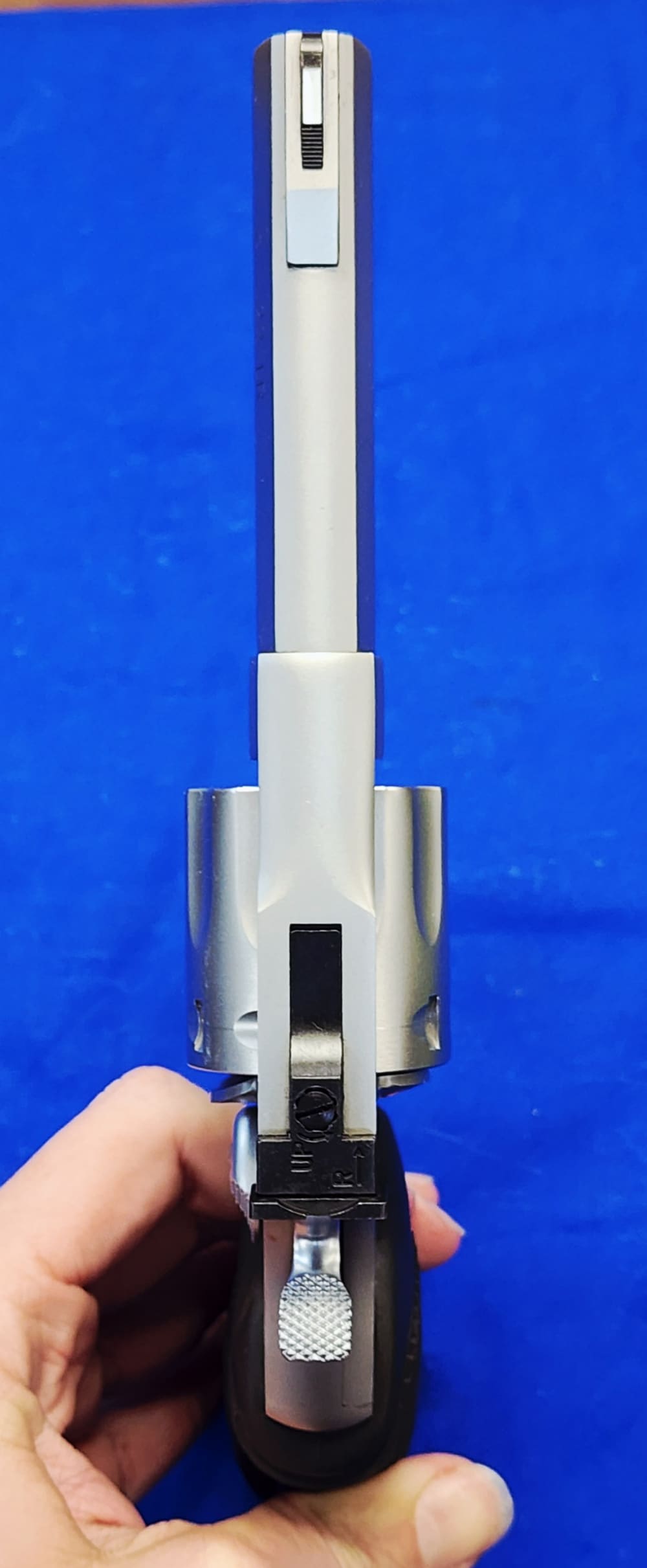TAURUS TRACKER 9-SHOT DA/SA REVOLVER .22LR 4" STAINLESS - EXCELLENT-img-3