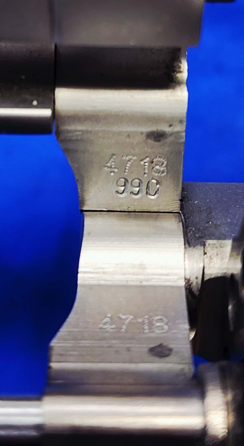 TAURUS TRACKER 9-SHOT DA/SA REVOLVER .22LR 4" STAINLESS - EXCELLENT-img-7
