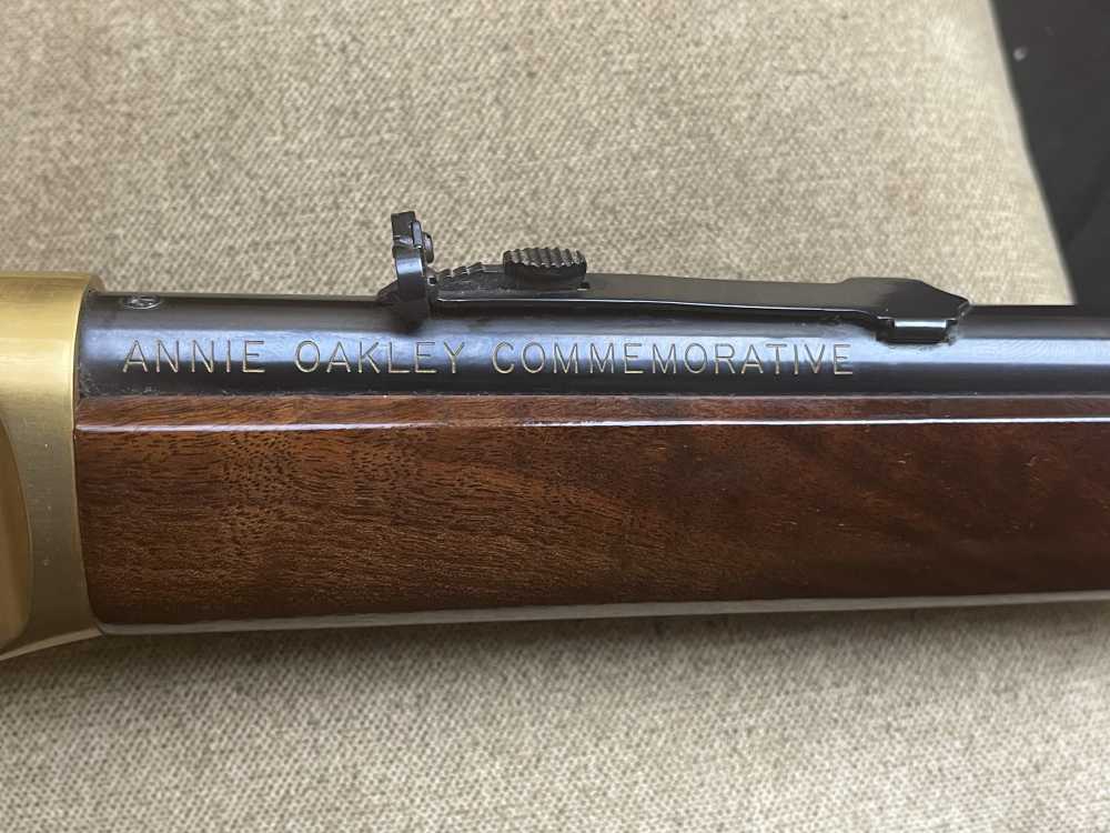 Winchester Model 9422 Annie Oakley 22 S,L,LR New-img-18