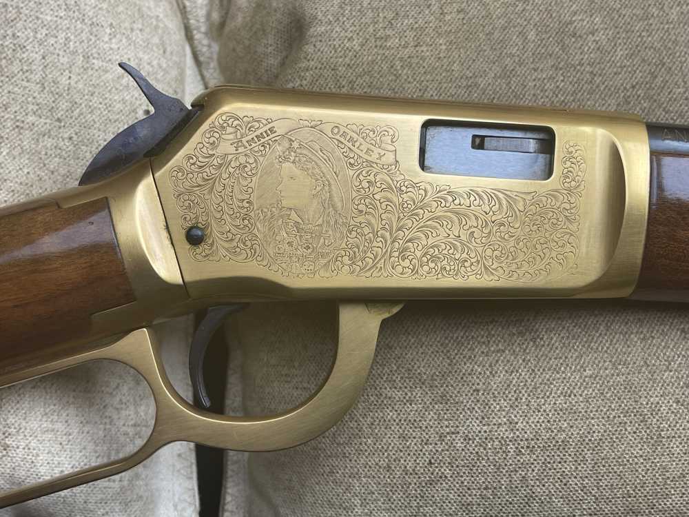 Winchester Model 9422 Annie Oakley 22 S,L,LR New-img-16