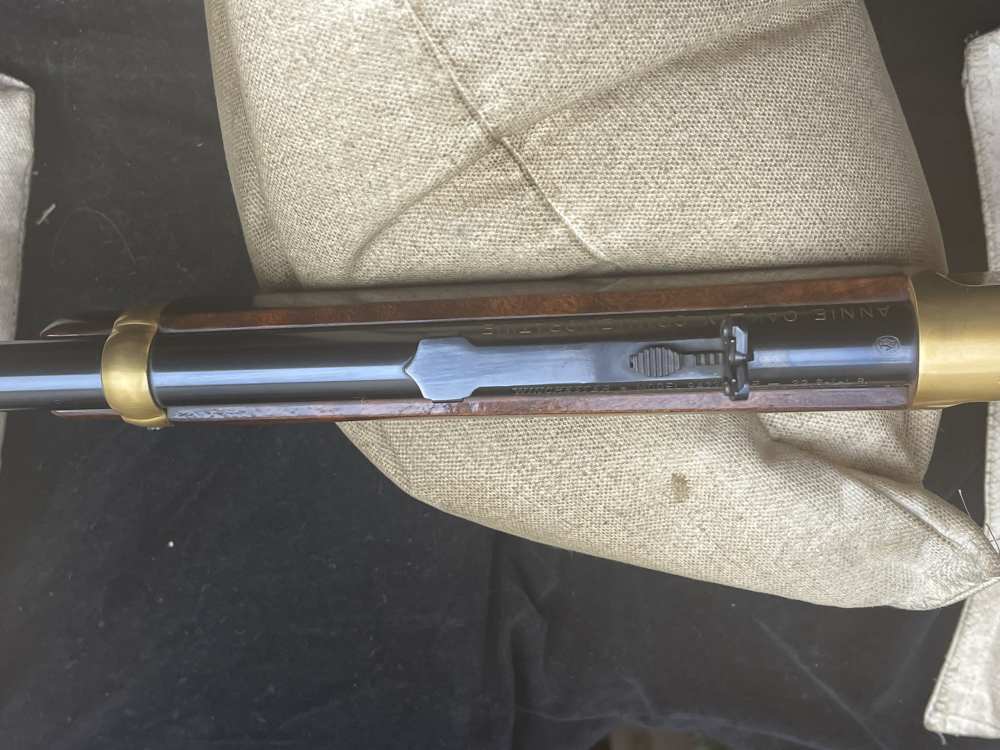 Winchester Model 9422 Annie Oakley 22 S,L,LR New-img-28