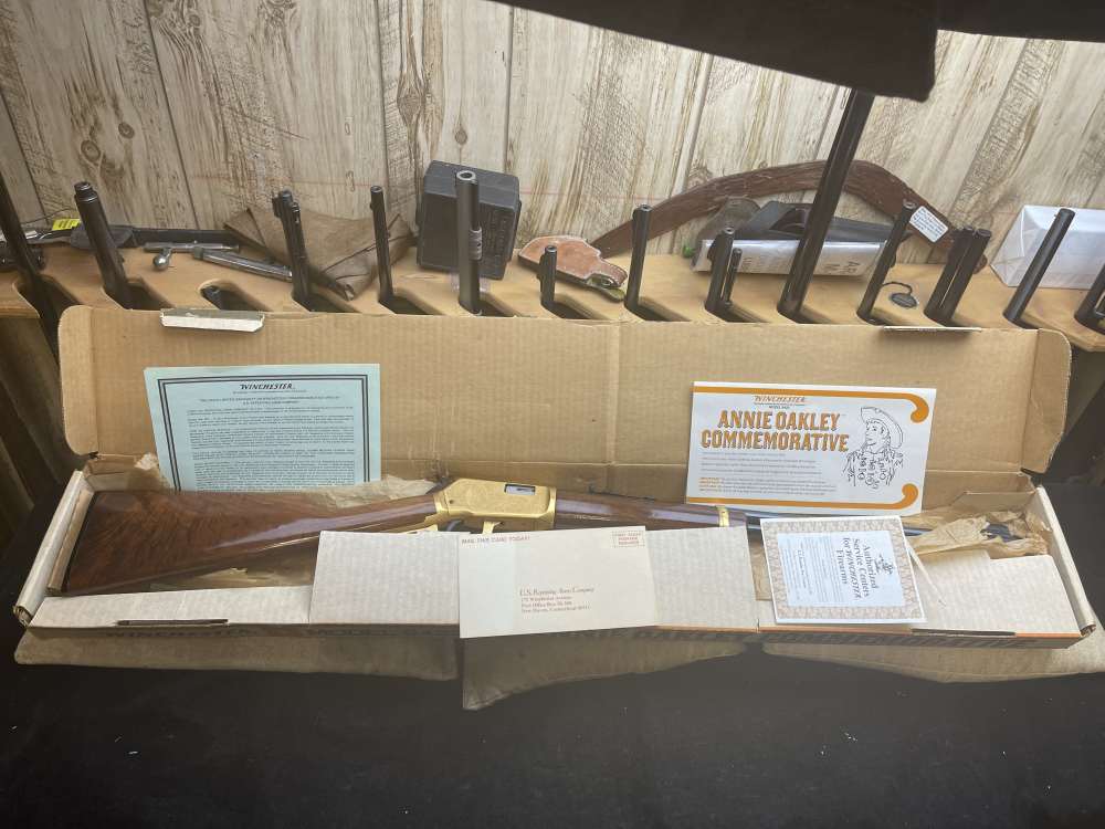 Winchester Model 9422 Annie Oakley 22 S,L,LR New-img-0