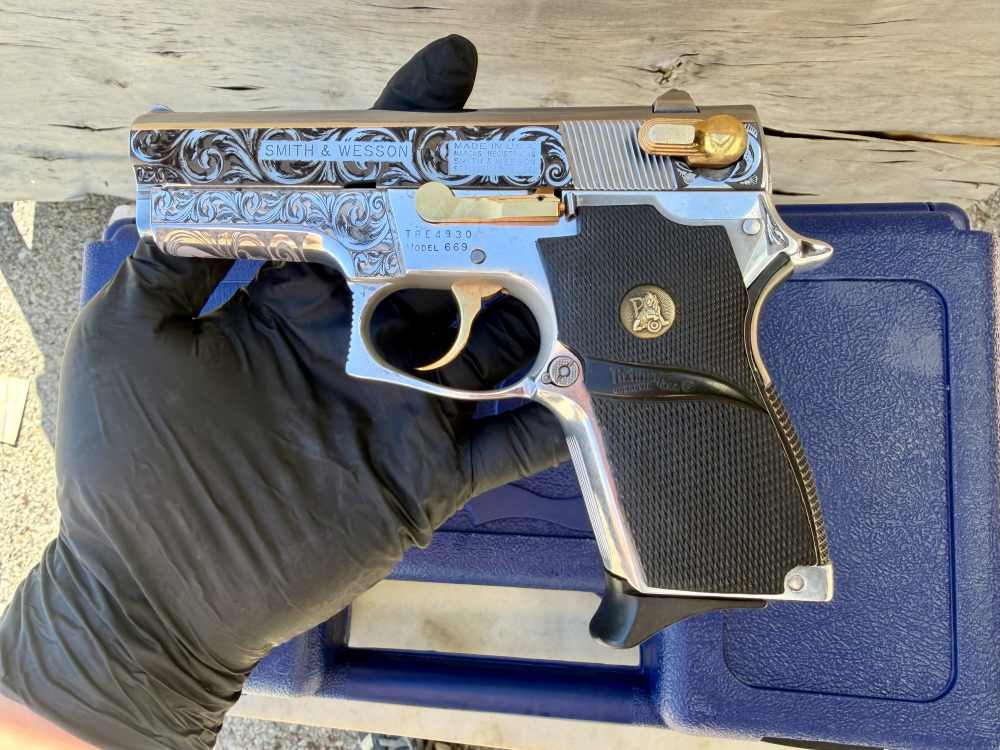 Smith & Wesson 669 9mm ENGRAVED High Polished Stainless & 24k Gold-img-19