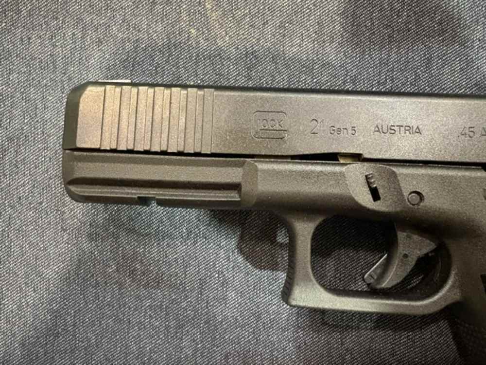 Glock Gen 5 21 MOS police trade in-img-2