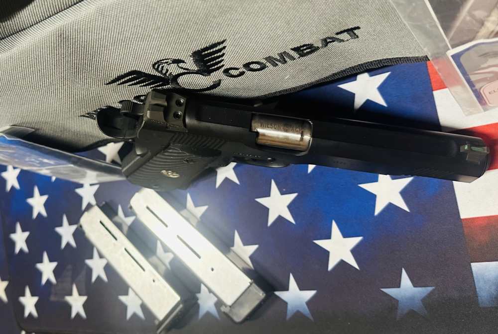 Exceptional Wilson Combat CQB Elite 45 Auto w Case + 3 Mags -img-2
