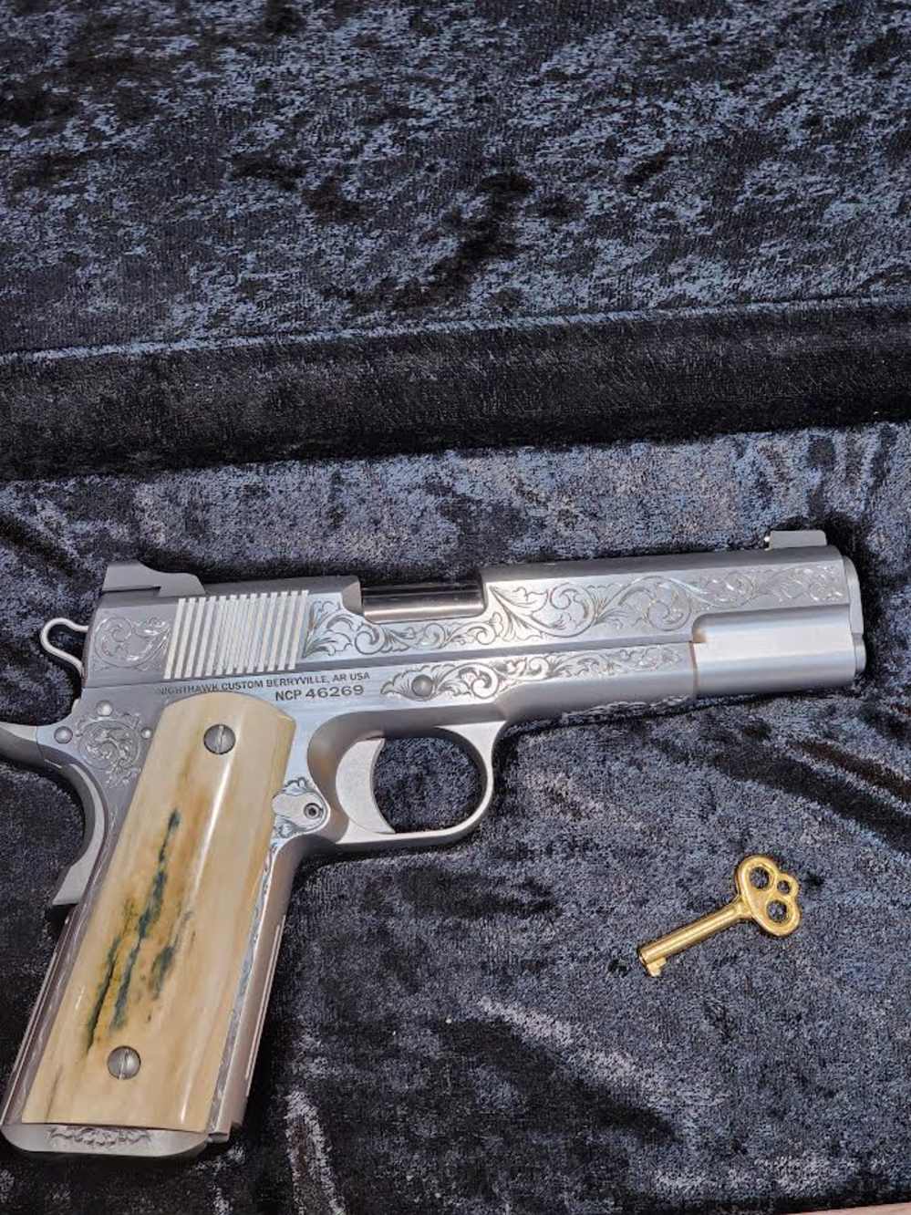 NIGHTHAWK VIP SILVER GOV .45 ACP-img-1