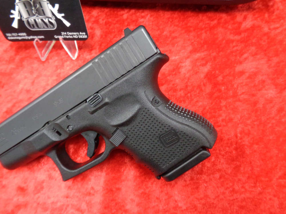 Glock G26 GEN 4 9mm Compact Conceal Carry 9mm 26 3 Mag LNIB WE TRADE-img-6