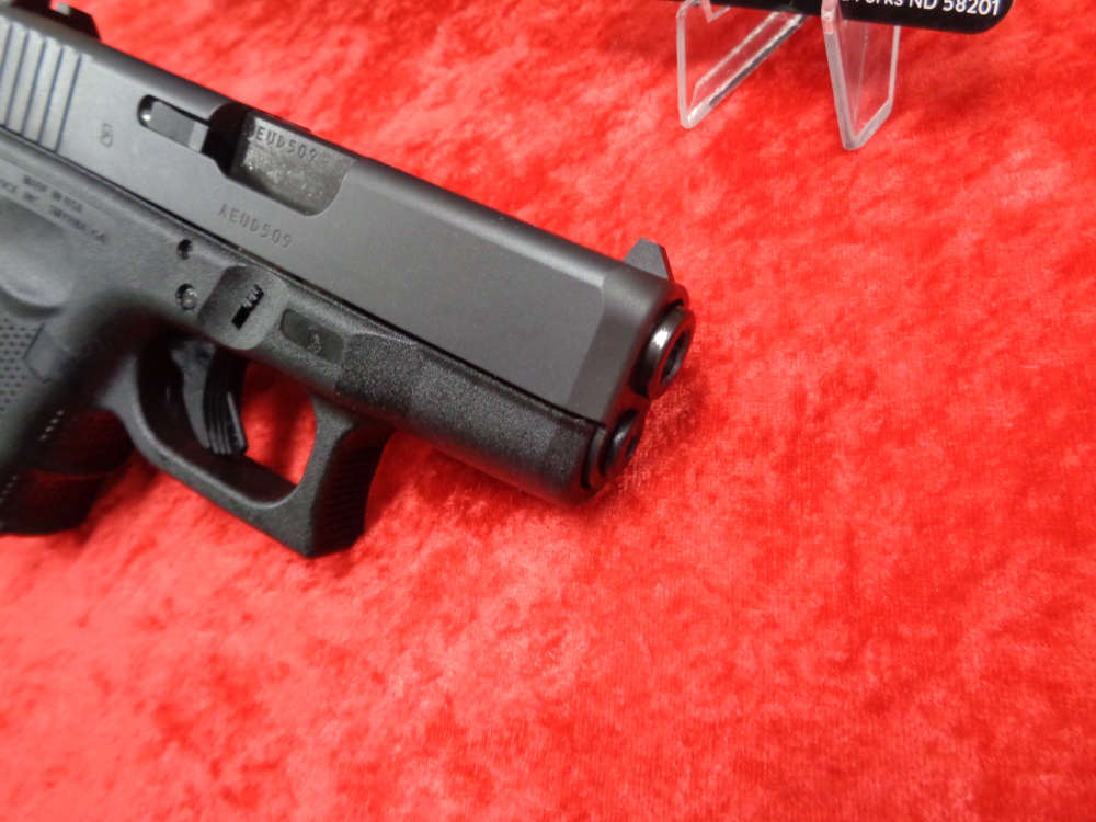 Glock G26 GEN 4 9mm Compact Conceal Carry 9mm 26 3 Mag LNIB WE TRADE-img-4