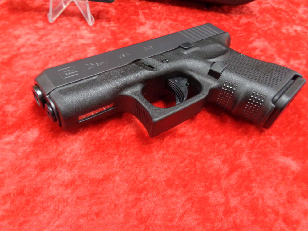 Glock G26 GEN 4 9mm Compact Conceal Carry 9mm 26 3 Mag LNIB WE TRADE-img-9