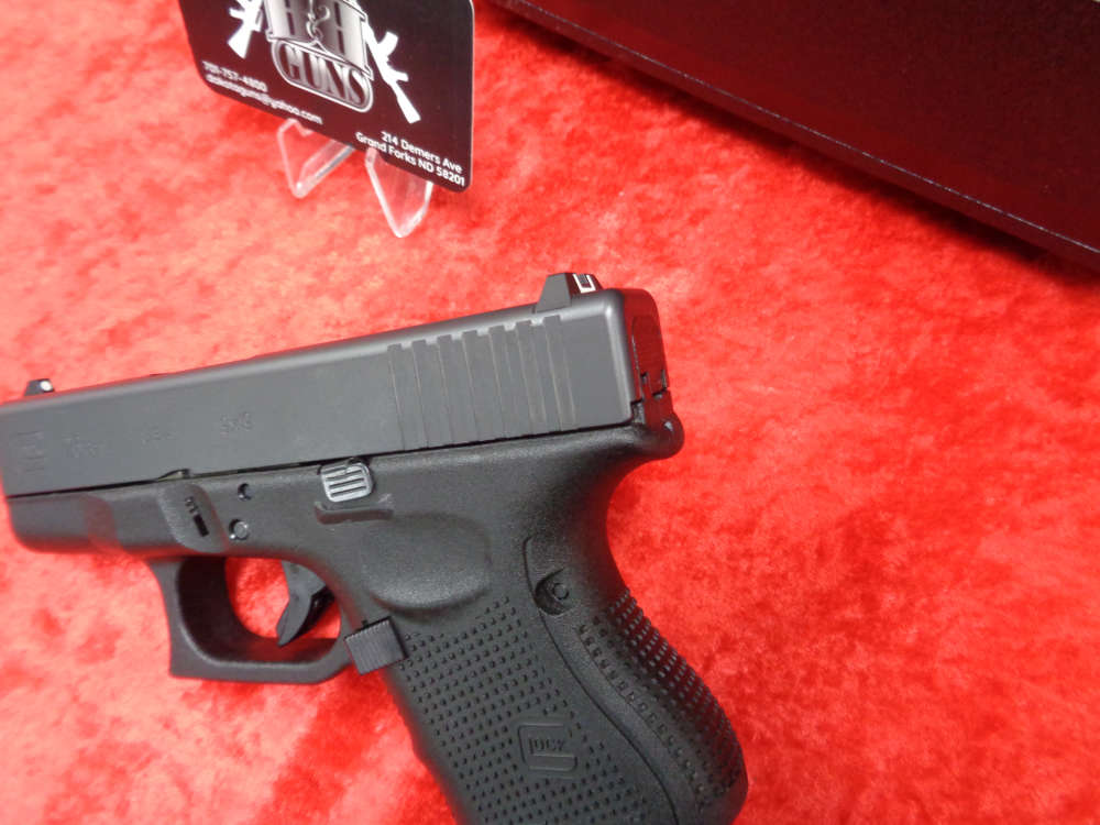Glock G26 GEN 4 9mm Compact Conceal Carry 9mm 26 3 Mag LNIB WE TRADE-img-7