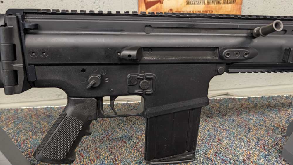 FN SCAR 16S NRCH 5.56 NATO BLACK ORIGINAL BOX PAPERS - Very Good Condition!-img-3