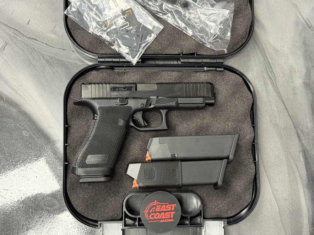 Glock 17 Gen 6 MOS 9mm 3x 17rd Mags Optic Plates OEM Box Like New PS! NR!-img-3
