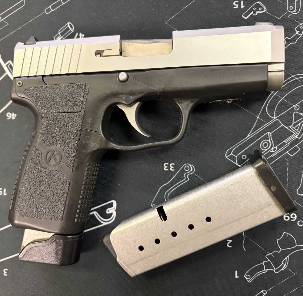 KAHR ARMS CW40 - 40 S&W - BLACK FRAME STAINLESS SLIDE - 2 MAGS - NICE-img-9
