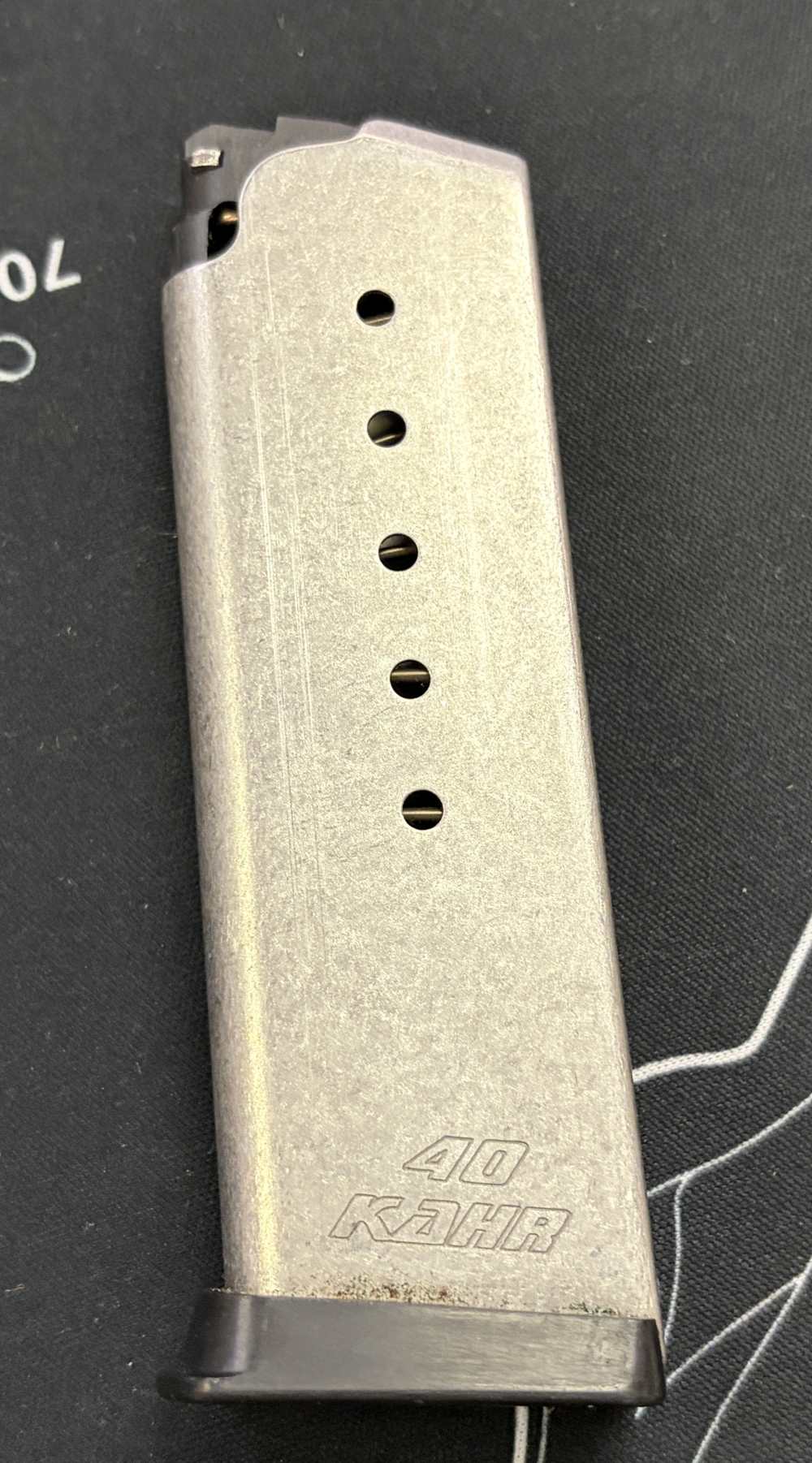 KAHR ARMS CW40 - 40 S&W - BLACK FRAME STAINLESS SLIDE - 2 MAGS - NICE-img-17
