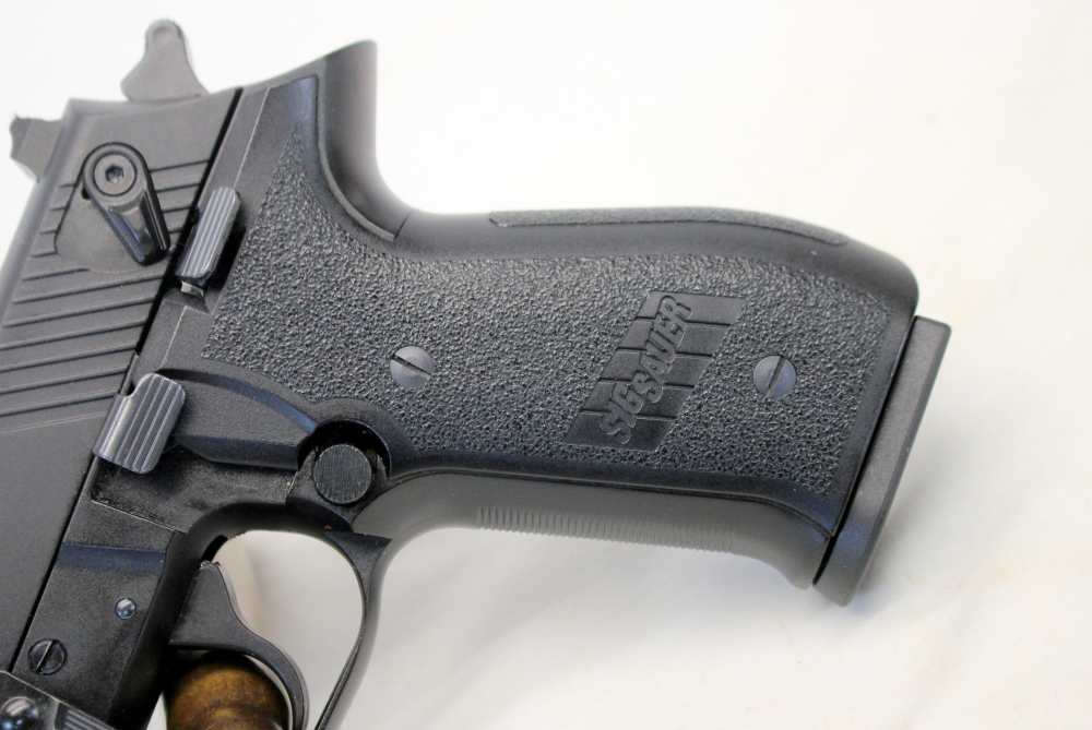 Sig Sauer Mosquito semi-auto pistol .22LR (3) Mags & Manual CLEAN SHOOTER!-img-7