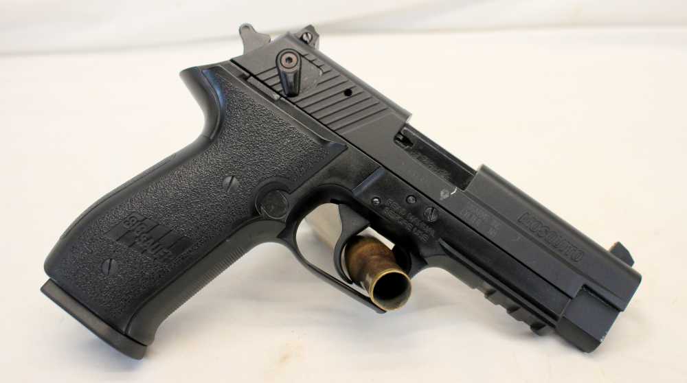 Sig Sauer Mosquito semi-auto pistol .22LR (3) Mags & Manual CLEAN SHOOTER!-img-1