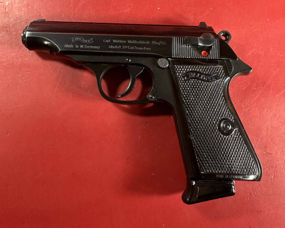 1972 WALTHER PP .380 ACP BLUED. 2 mags. Box. Excellent Condition-img-11