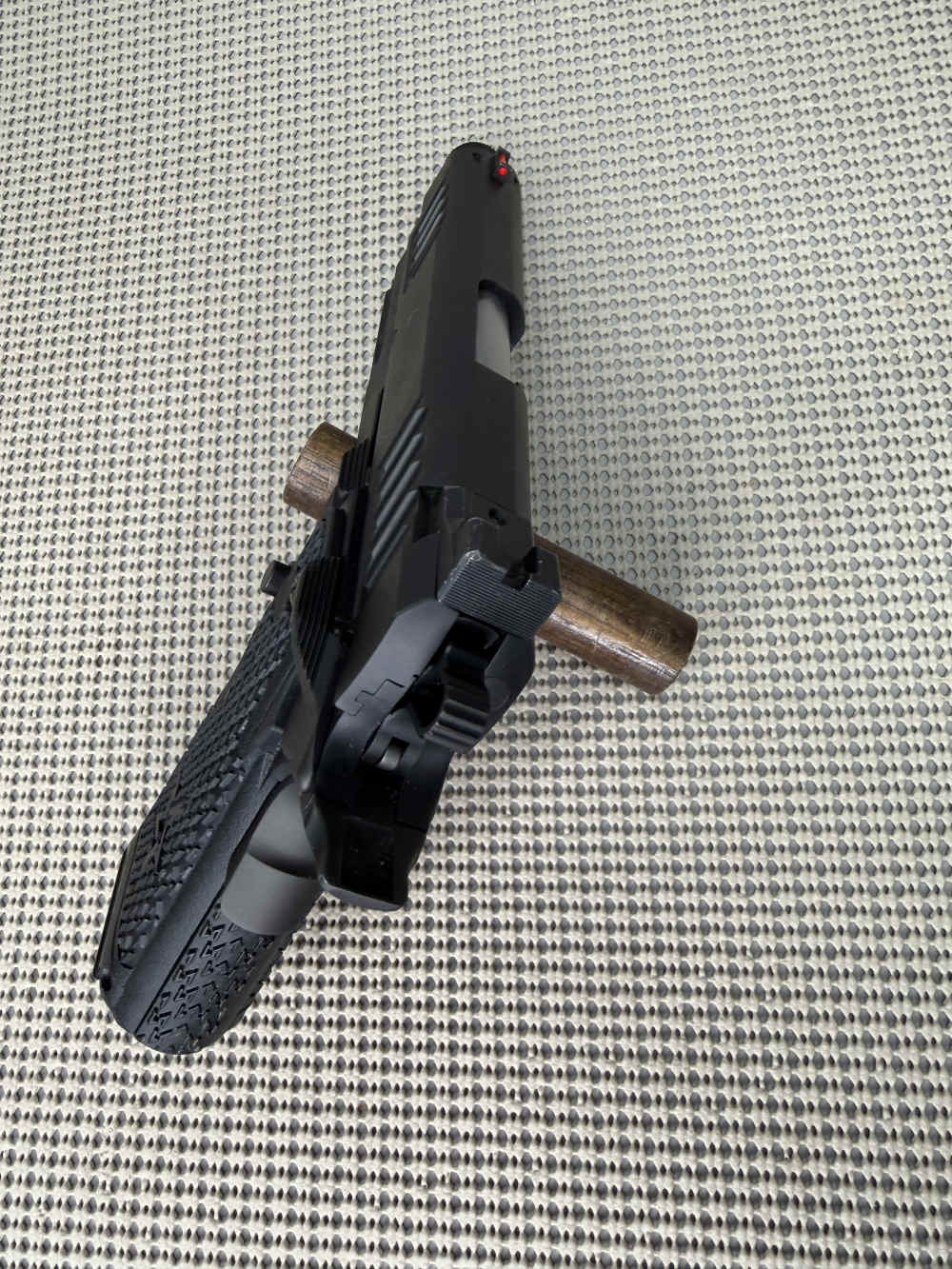 Staccato C2 2011 with bag and three magazines.-img-1