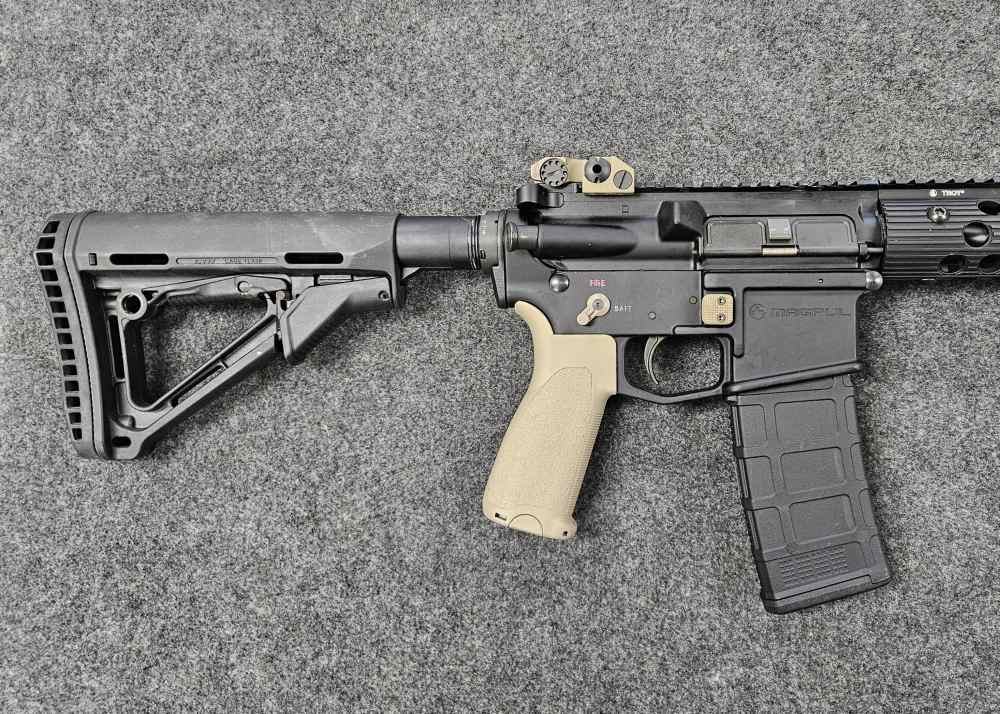 SMITH & WESSON M&P-15 5.56NATO CUSTOM RIFLE *USED*-img-4