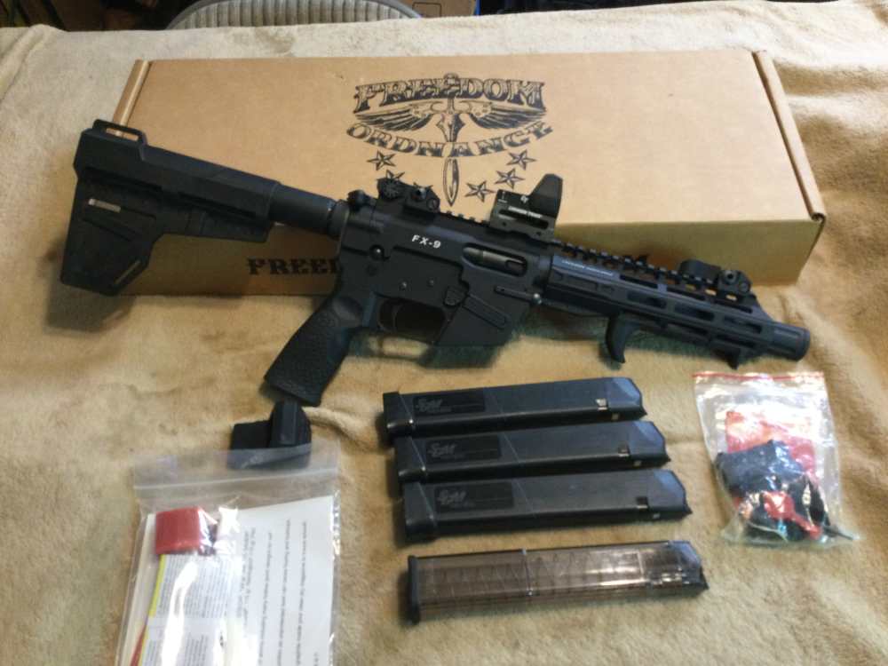 FREEDOM ORDNANCE MODEL FX-9 SEMI-AUTO PISTOL in 9MM Cal. W/ACC.-img-0