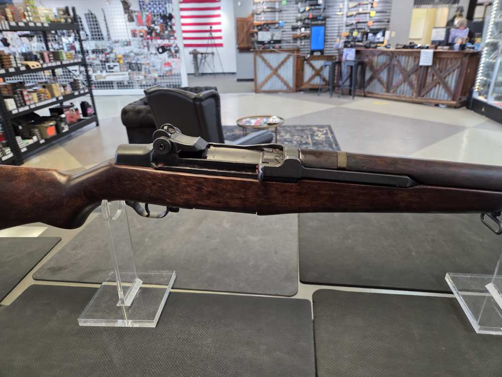 M1 GARAND FROM 1943 BEAUTIFUL WOOD WITH STAMPINGS-img-7