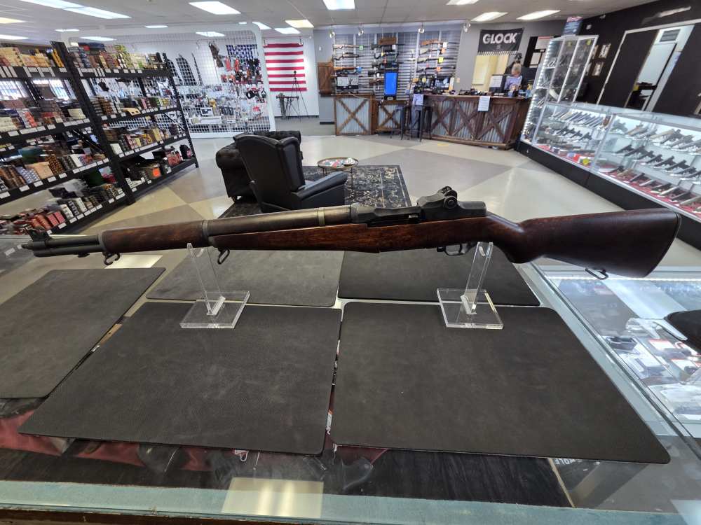 M1 GARAND FROM 1943 BEAUTIFUL WOOD WITH STAMPINGS-img-1