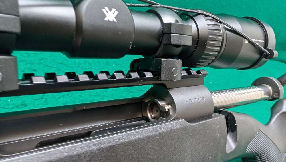Savage 110 Apex Hunter Left Handed 270 WIN Carbon Black Matte 21” BBL 4+1-img-22