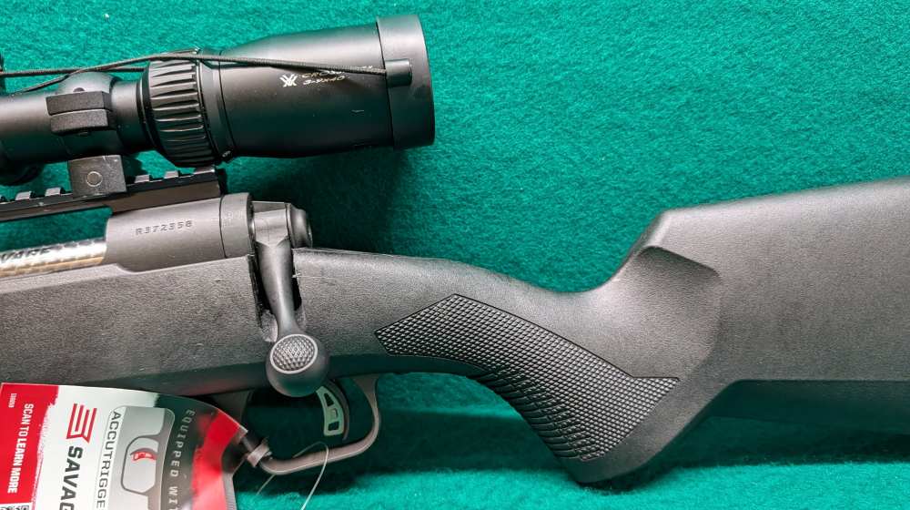 Savage 110 Apex Hunter Left Handed 270 WIN Carbon Black Matte 21” BBL 4+1-img-4