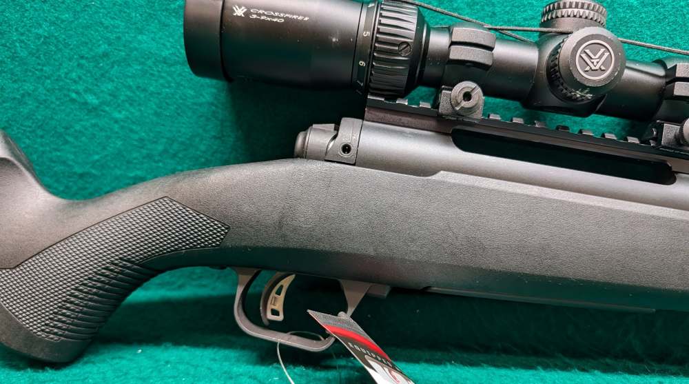 Savage 110 Apex Hunter Left Handed 270 WIN Carbon Black Matte 21” BBL 4+1-img-8