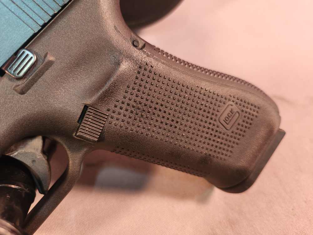 *POLICE TRADE IN* GLOCK 17 MOS GEN5 9MM USED! PENNY AUCTION!-img-1