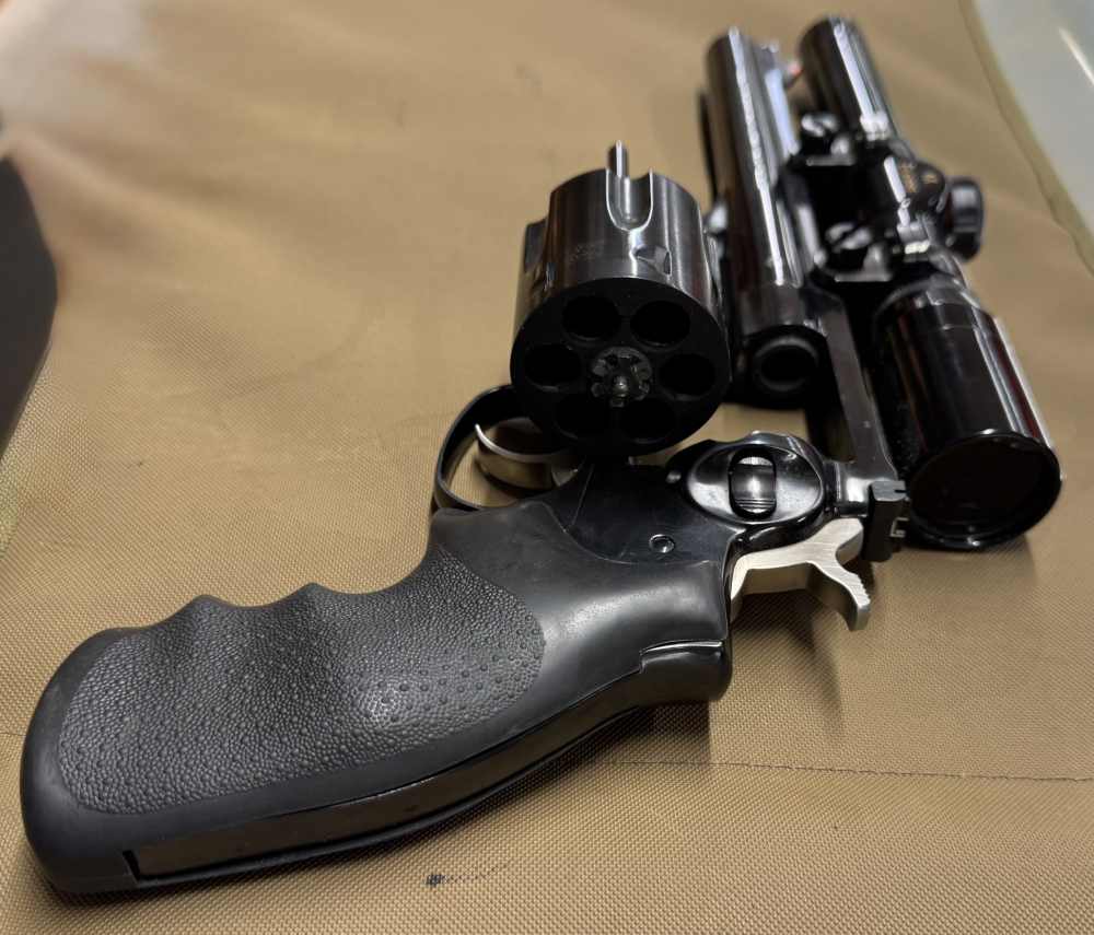 Used Ruger Redhawk 44 mag-img-3