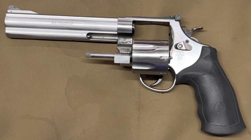 Used Smith & Wesson 629 Classic 44mag-img-0