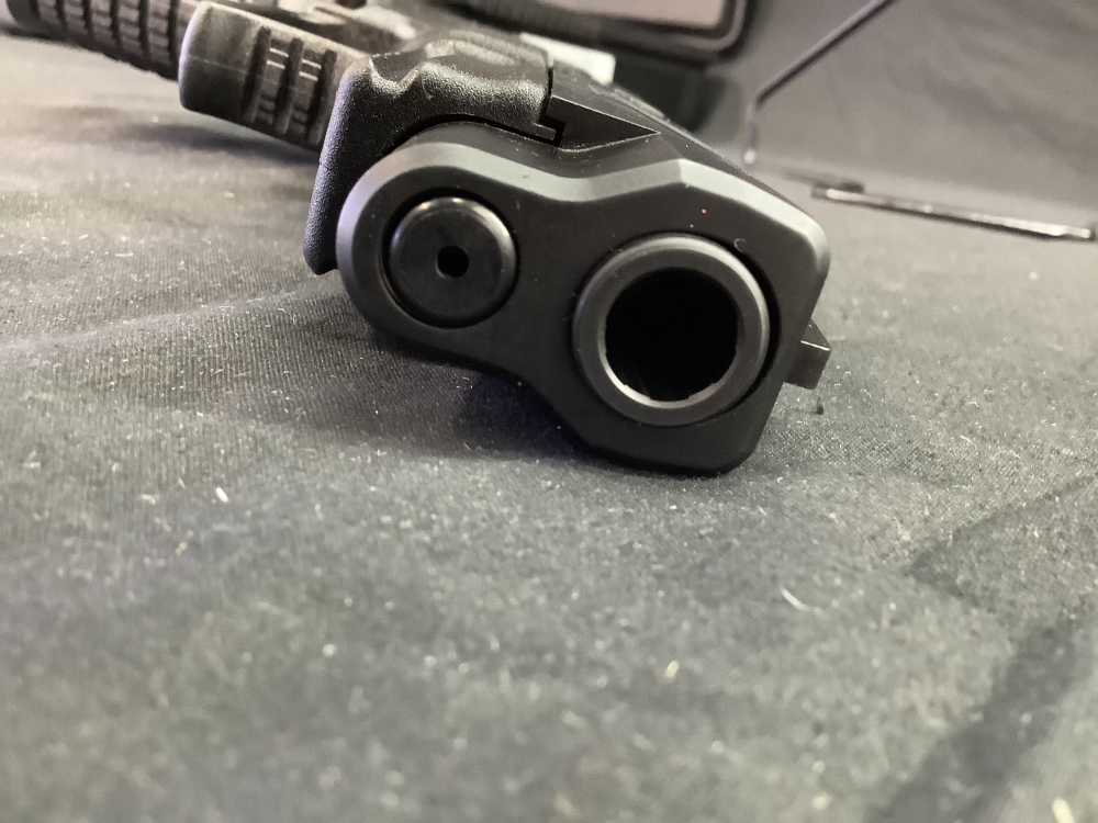 Springfield XD-M 40 S&W, 4-16rd mags-img-21