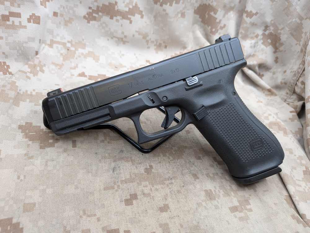 Glock 17 Gen 5 9MM USED Police Trade In G17 Gen5 Ameriglo-img-1