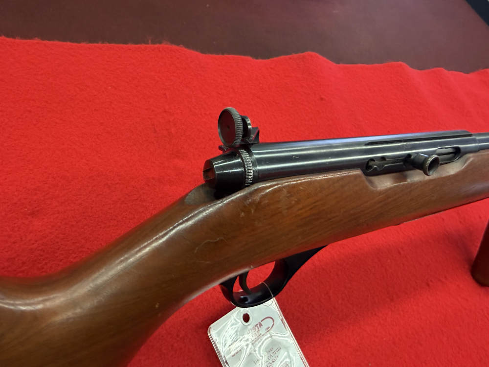 Mossberg model 152 in 22lr used-img-0
