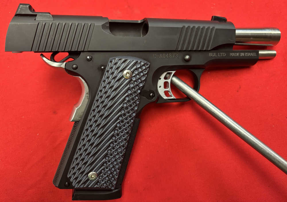 BUL LTD. Magnum Research MR1911C Commander 1911 .45 ACP 2 mags case/papers -img-4