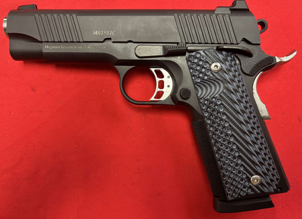 BUL LTD. Magnum Research MR1911C Commander 1911 .45 ACP 2 mags case/papers -img-3